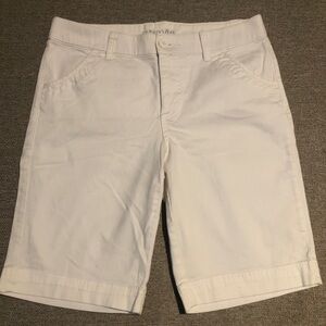 St John’s Bay White Bermuda Shorts Size 8
